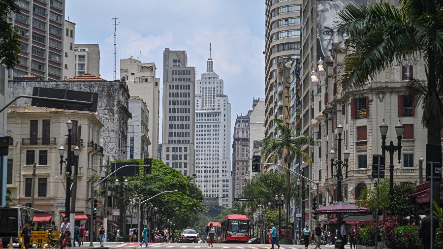 24.jan.2025 - Movimentação no cruzamento das Avenidas São João com a Ipiranga, na região da república, no centro de São Paulo 24.jan.2025 - Movimentação no cruzamento das Avenidas São João com a Ipiranga, na região da república, no centro de São Paulo