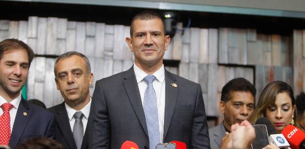 Ruas pede para assumir governo do Rio por estar na presidência da Alerj