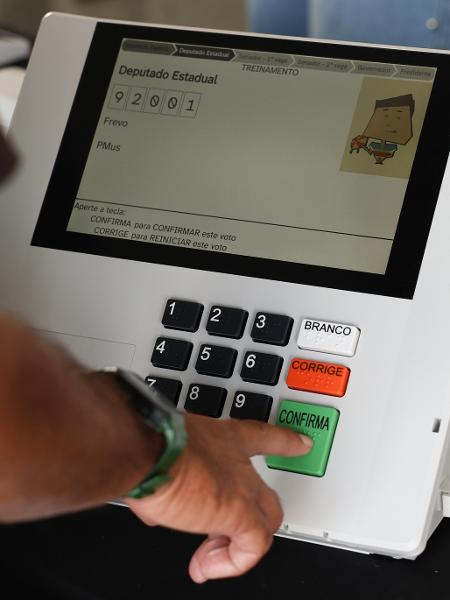 7.ago.2026 - TSE faz demonstração de uso da urna eletrônica em Brasília (DF) 7.ago.2026 - TSE faz demonstração de uso da urna eletrônica em Brasília (DF)