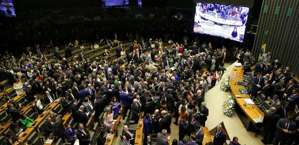 Câmara derruba decreto sobre sigilo e impõe derrota ao governo Bolsonaro