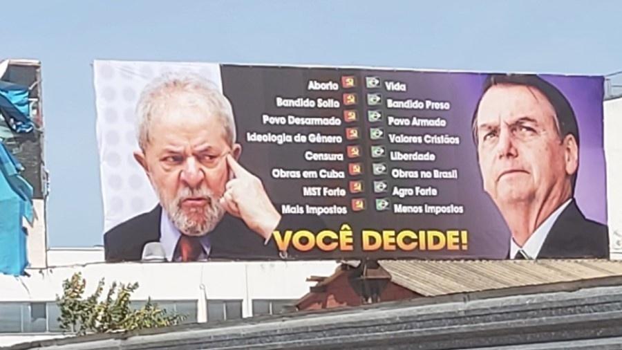 Outdoor em Tocantins, comparando Lula e Bolsonaro - Reprodução / Twitter