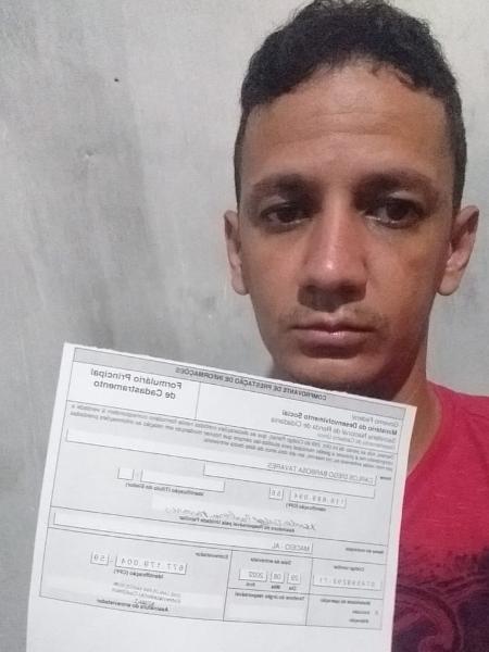 Carlos Diego Tavares: desempregado, morando de favor e esperando auxílio - Arquivo pessoal