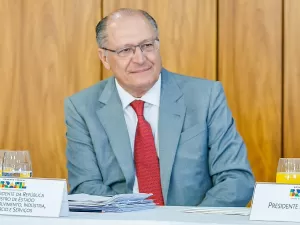 'Trabalhamos para, em agosto, País ser reconhecido como livre de aftosa pela OMSA', diz Alckmin