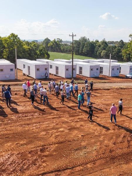 05.fev.2025 - Obras de moradias temporárias em Cruzeiro do Sul (RS) para desabrigados das enchentes