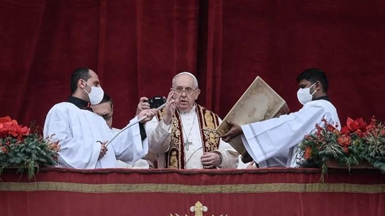 Papa Francisco usando estola dos quatro evangelistas em celebração de Natal de 2021 Papa Francisco usando estola dos quatro evangelistas em celebração de Natal de 2021