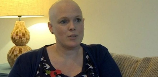 Heidi Loughlin descobriu que estava com câncer de mama na 13ª semana da gravidez do terceiro filho  - BBC