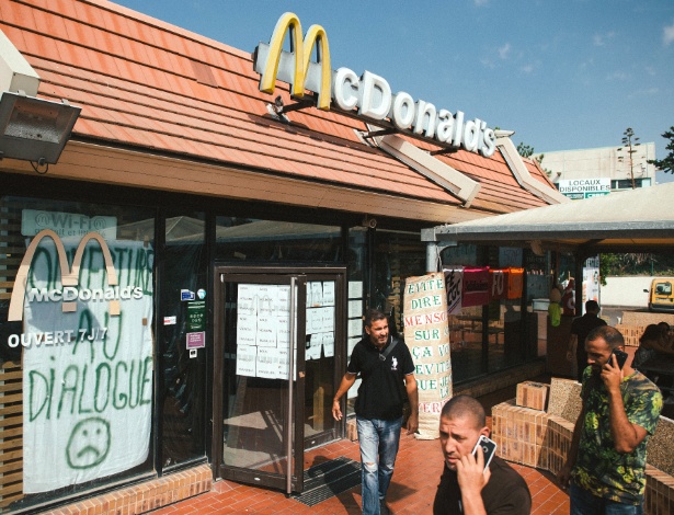 McDonald"s em um bairro imigrante de classe trabalhadora de Saint-Barthélemy, em Marselha, França - Dmitry Kostyukov/The New York Times