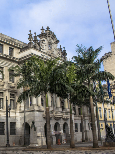 Fachada da Faculdade de Direito da USP, no Largo São Francisco - Folhapress