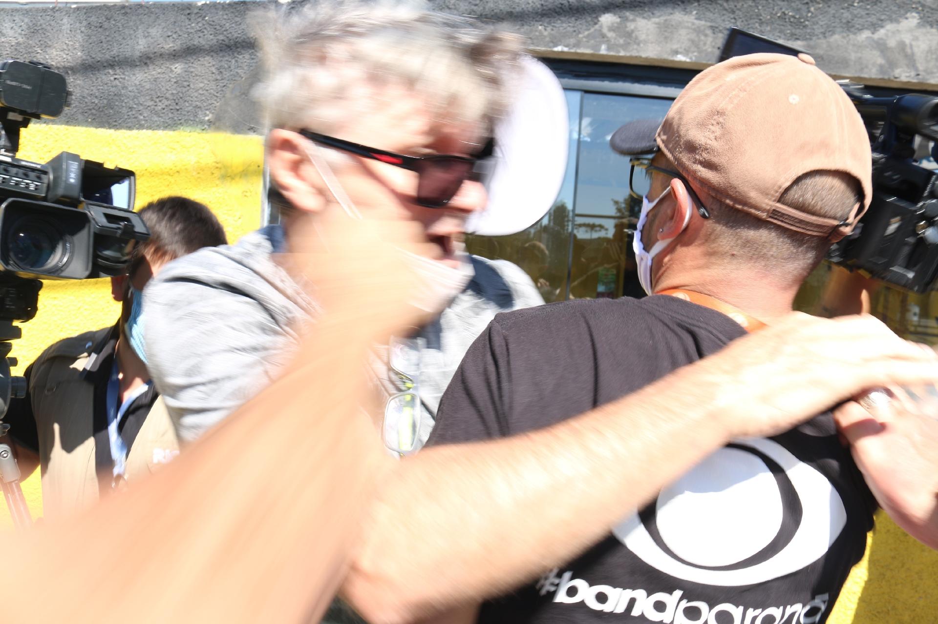 Homem agride repórter da TV Bandeirantes - Eduardo Matysiak/Futura Press/Estadão Conteúdo