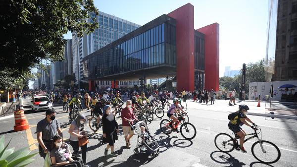 Ciclistas podem ganhar créditos de Bilhete Único através de novo programa Ciclistas podem ganhar créditos de Bilhete Único através de novo programa