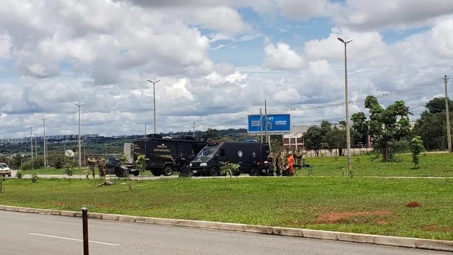 No dia 24 de dezembro, a polícia desativou explosivo em via que dá acesso ao Aeroporto de Brasília - PMDF