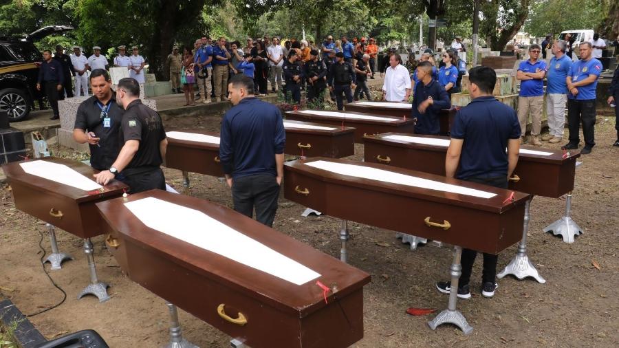 Enterro de corpos de 9 africanos ocorreu em cemitério de Belém