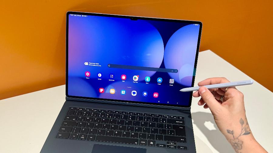 Galaxy Tab S10 Ultra; os dois modelos lançados acompanham S Pen e capa-teclado com atalho para IA