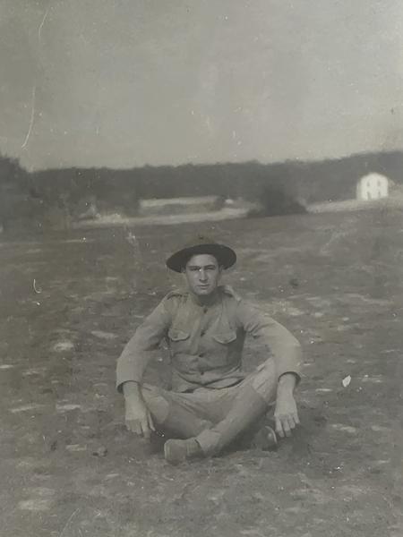 Jim Scarbrough no campo de treinamento nos Estados Unidos antes de sua missão na França em 1918