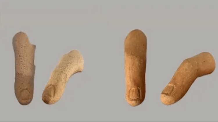 Dedos de barro encontrados na tumba; objetos seriam oferendas aos deuses Dedos de barro encontrados na tumba; objetos seriam oferendas aos deuses