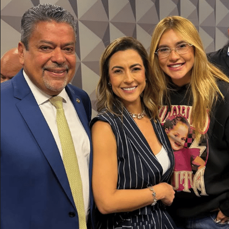 Virginia posa com Soraya Thronicke e Hiran Gonçalves na CPI das bets Virginia posa com Soraya Thronicke e Hiran Gonçalves na CPI das bets