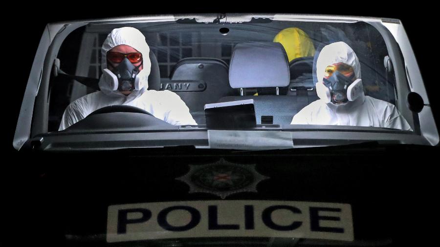 Policiais na Irlanda usam proteção durante pandemia do coronavírus - Niall Carson/PA Images via Getty Images