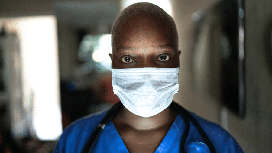 Universidade de Washington aponta que medidas como uso de máscara podem evitar milhares de mortes na América Latina - Getty Images