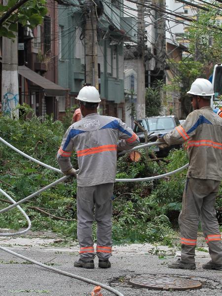 Moradores de São Paulo sofrem com mais um apagão generalizado menos de um ano depois da última ocorrência.  - BRUNO ESCOLASTICO/AE