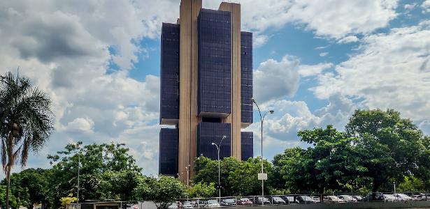 Com Selic a 14,5%, quanto investir para receber R$ 1.000 por mês?