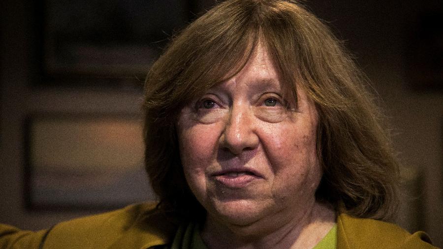 Escritora Svetlana Alexievich, premiada com o Nobel de Literatura, disse que o que ocorre em Belarus é um "terror contra o povo" - TUT.BY