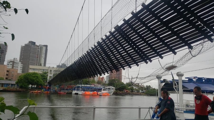 Cabo de ponte pênsil se rompeu entre Santa Catarina e Rio Grande do Sul - Divulgação/Corpo de Bombeiros