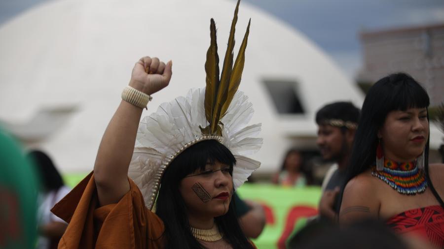 Indígenas protestam em Brasília contra a tese do marco temporal para demarcação de reservas 