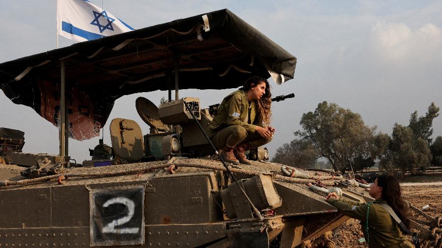 Soldados israelenses perto da fronteira com Gaza, no sul de Israel