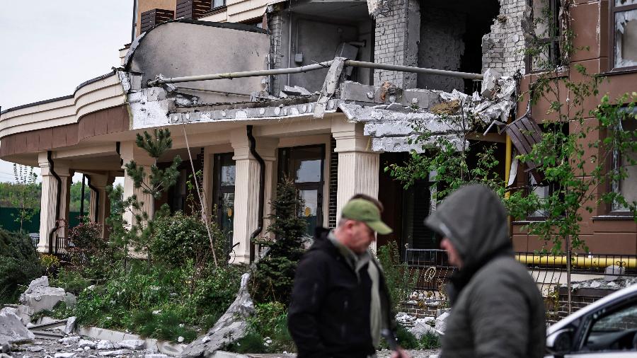7.mai.2025 - Drone russo atinge prédio em Kiev 7.mai.2025 - Drone russo atinge prédio em Kiev
