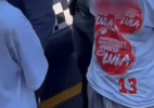 Ouvidoria pede que afastem PMs suspeitos de vestir presos com blusa do PT