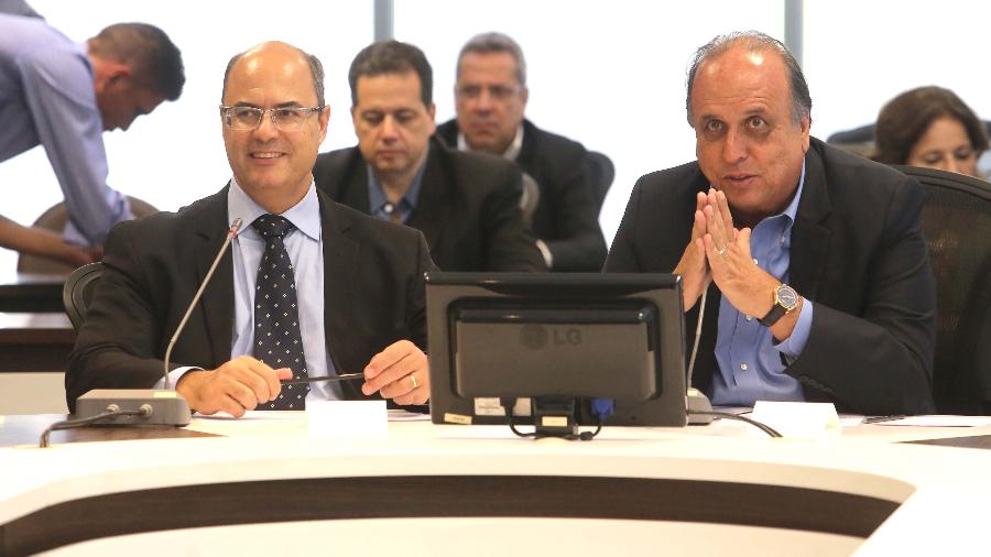 O governador eleito Wilson Witzel (à esq.) e o governador do Rio Luiz Fernando Pezão - Carlos Magno / Governo do Rio de Janeiro