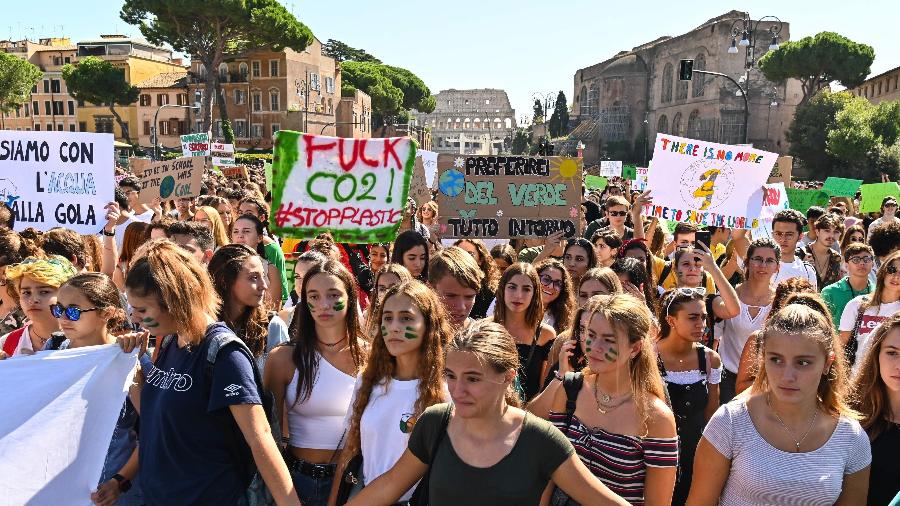 Jovens saíram às ruas de mais de 160 cidades da Itália para a terceira greve global de estudantes em defesa do meio ambiente - Andreas Solaro/AFP