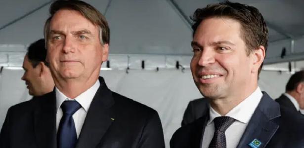 Jair Bolsonaro e Alexandre Ramagem; para colunistas, tese bolsonarista de 'perseguição' não se sustenta