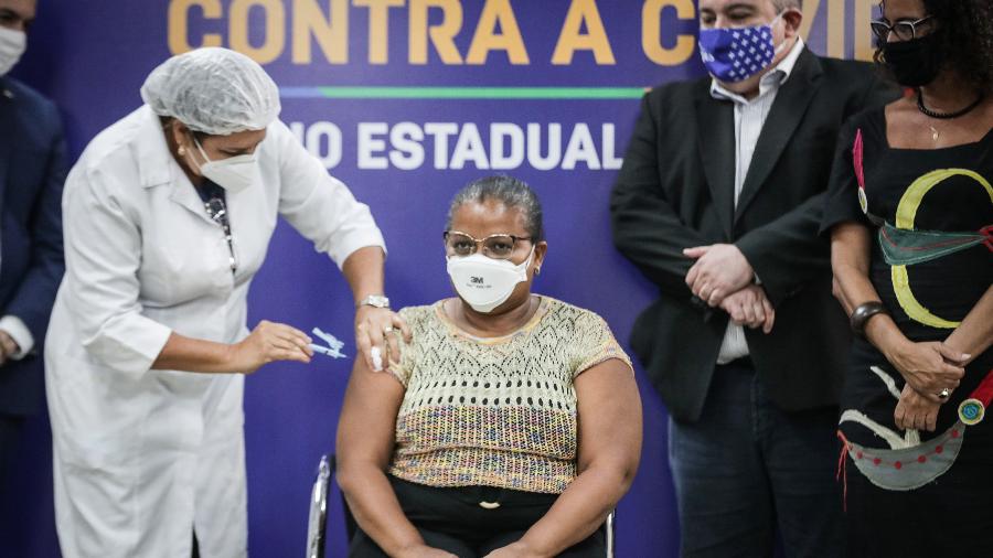 Mais de 26,1 milhões de brasileiros já receberam pelo menos uma dose de vacina contra a covid-19 - Rodolfo Loepert/PCR