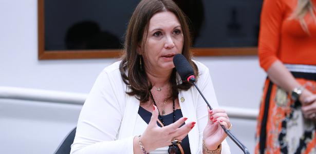 Ensino domiciliar | Bia Kicis cria disputa para aprovar homeschooling e pode afetar 40 milhões