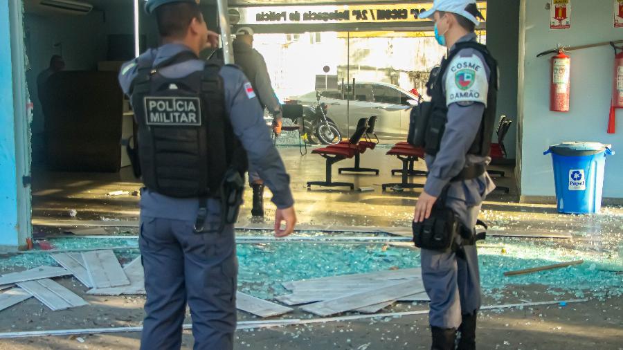 07 jun. 2021 - Estragos causados em uma delegacia de polícia em Manaus (AM) que foi alvo de tiros - Julcemar Alves/Agência Pixel Press/Estadão Conteúdo