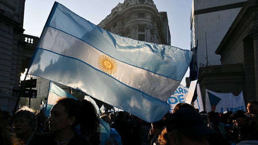 Manifestantes contrários ao governo Fernandez fazem protesto na Argentina - Luis Robayo/AFP