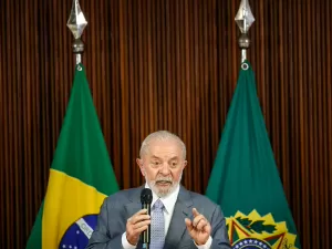 Após mortes em decorrência das chuvas, Lula vai visitar RS amanhã