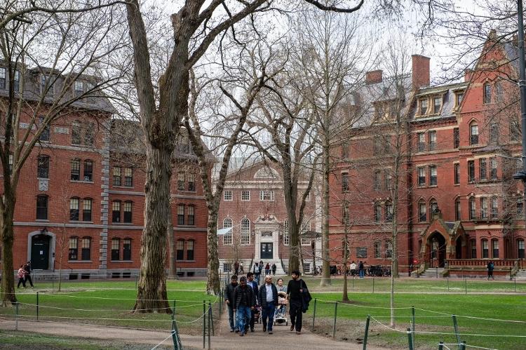 O Harvard Yard, na Universidade de Harvard, em Cambridge, nos EUA O Harvard Yard, na Universidade de Harvard, em Cambridge, nos EUA