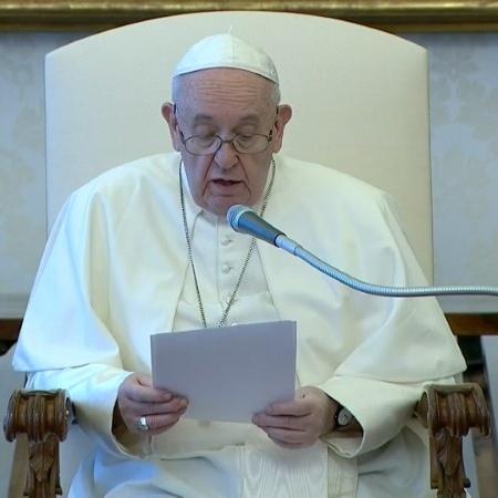Papa Francisco durante audiência geral semanal no Vaticano - 