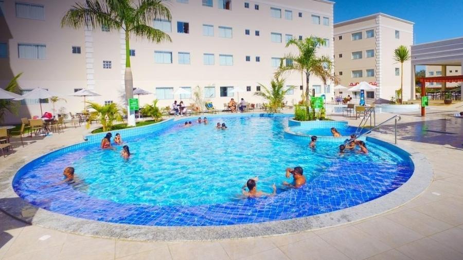 A piscina do hotel Condomínio Encontro das Águas Thermas Resort, em Caldas Novas (GO) - Divulgação
