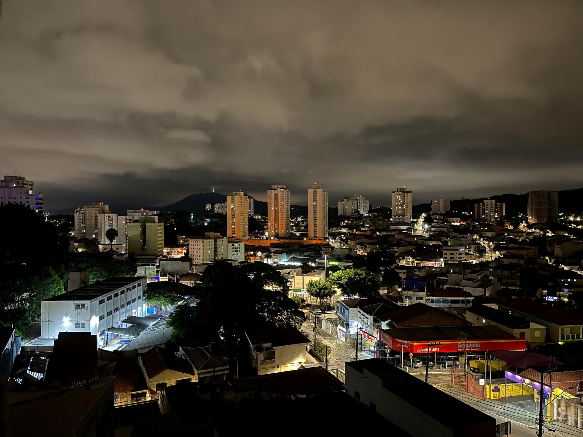 Foto com modo noturno do iPhone 13 - Lucas Carvalho/Tilt