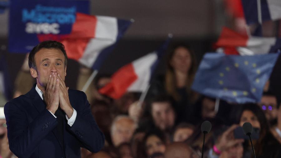 24.abr.2022 - O presidente francês Emmanuel Macron comemora sua reeleição, no Champ de Mars, em Paris - Thomas Coex/AFP
