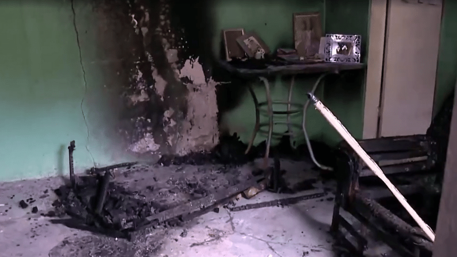 Várias partes da casa foram incendiadas na madrugada de hoje - Reprodução/TV Gazeta