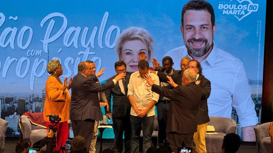 Guilherme Boulos participa de evento com evangélicos e ouve "oração pela virada"