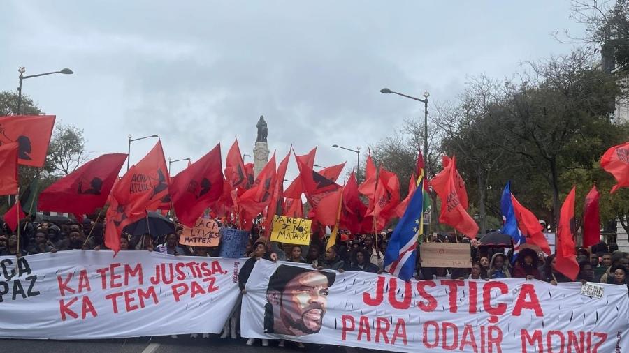 Ativistas e organizações sociais na Avenida Liberdade, em Lisboa