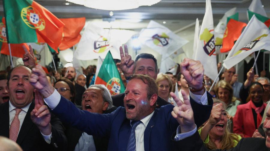 18.mai.2025 - Apoiadores do partido Chega, de extrema direita, em Portugal 18.mai.2025 - Apoiadores do partido Chega, de extrema direita, em Portugal