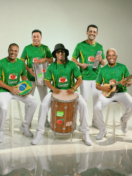 Montagem de Guaraná Antarctica, que reunirá Ivete e campeões de 2002 no Maracanã Montagem de Guaraná Antarctica, que reunirá Ivete e campeões de 2002 no Maracanã