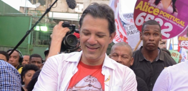 Haddad em Salvador, durante evento da campanha de Lula - Márcio Reis/Futura Press/Estadão Conteúdo
