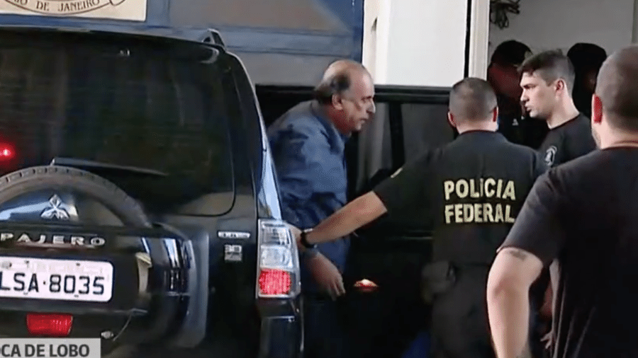 Governador Luiz Fernendo Pezão chega a prisão da PM em Niterói - Reprodução / Globonews
